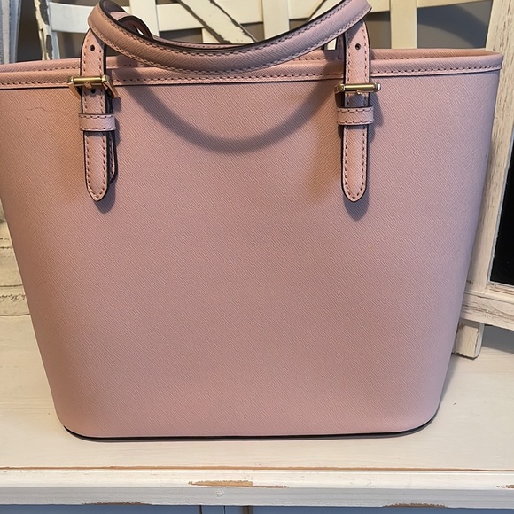 Michael Kors tote with front pocket - Picture 8 of 8